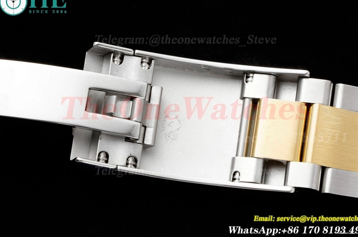 Oyster 326933 FNF YG SS Stk SkyDweller A9001 42mm White 1220